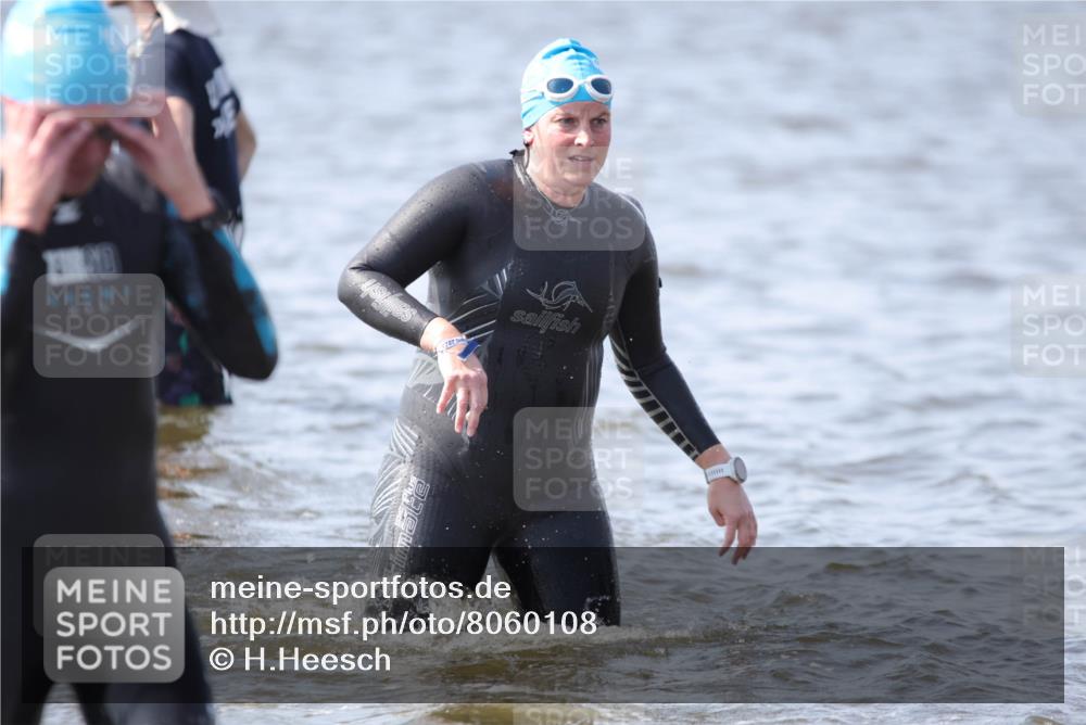 22.06.2025 - Viking Triathlon H.Heesch http://msf.ph/oto/8060108 22.06.2025 10:35:08 Schwimmen 139, 157, 204, 296, 365, 475, 495, 508, 548, 632, 660 meine-sportfotos.de
