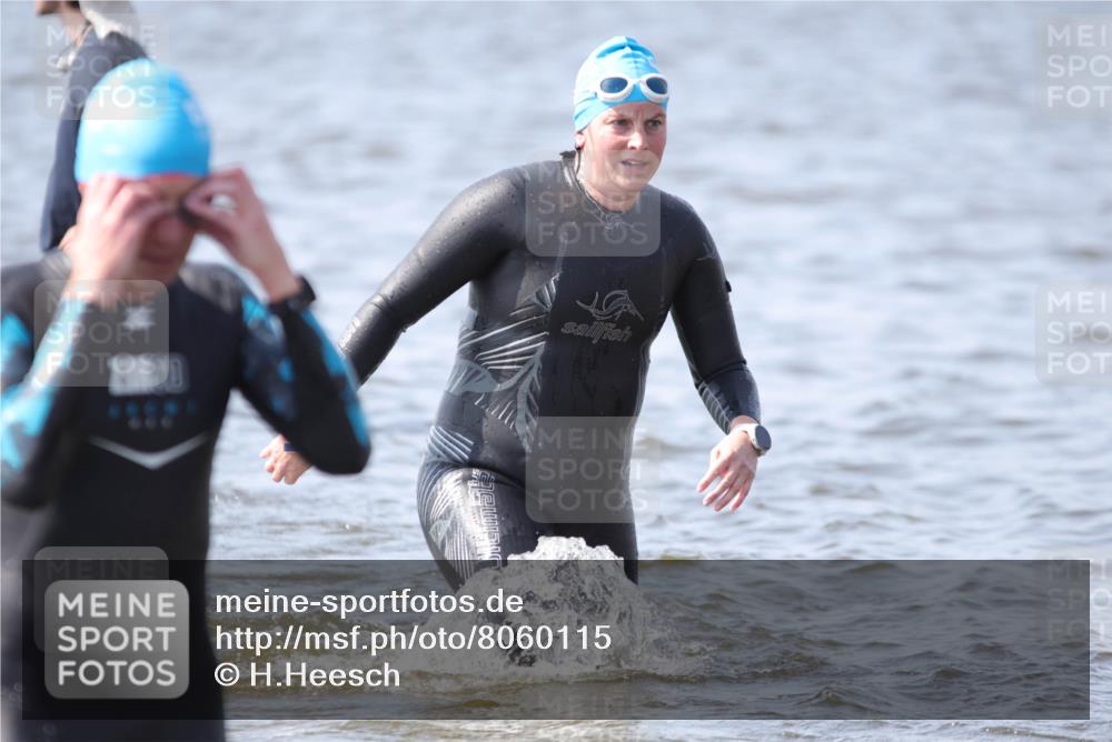 22.06.2025 - Viking Triathlon H.Heesch http://msf.ph/oto/8060115 22.06.2025 10:35:08 Schwimmen 139, 157, 204, 296, 365, 475, 495, 508, 548, 632, 660 meine-sportfotos.de