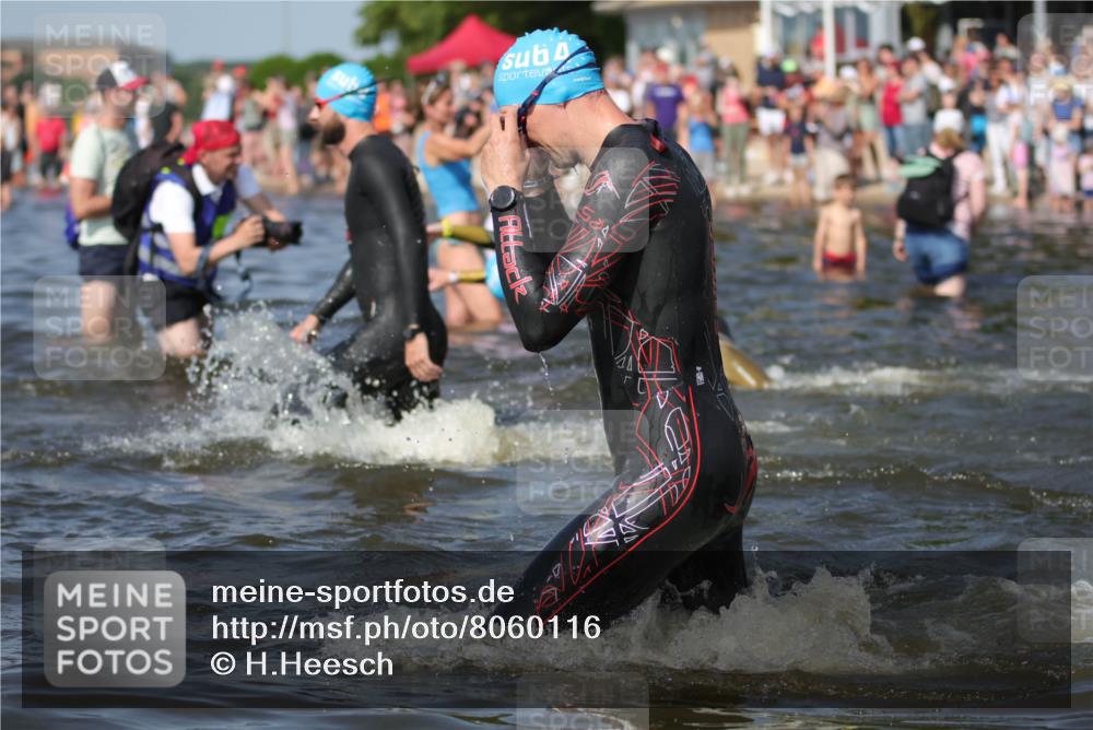 22.06.2025 - Viking Triathlon H.Heesch http://msf.ph/oto/8060116 22.06.2025 10:02:01 Schwimmen 3, 17, 80, 91, 127, 137, 278, 299, 304, 365, 415, 435, 449, 492, 551 meine-sportfotos.de