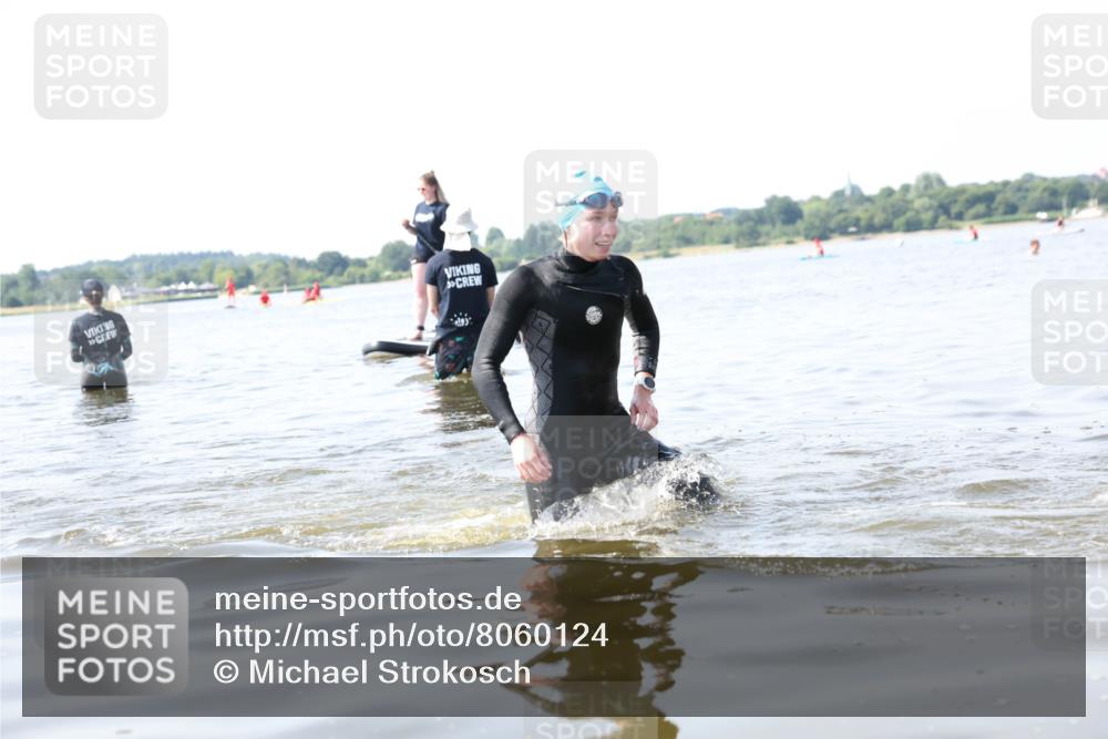 22.06.2025 - Viking Triathlon Michael Strokosch http://msf.ph/oto/8060124 22.06.2025 10:55:21 Schwimmen 246, 472 meine-sportfotos.de