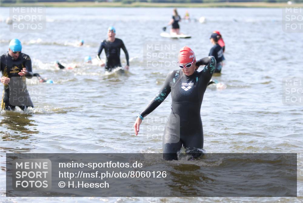 22.06.2025 - Viking Triathlon H.Heesch http://msf.ph/oto/8060126 22.06.2025 10:35:20 Schwimmen 107, 127, 139, 204, 296, 320, 365, 395, 415, 482, 508, 632 meine-sportfotos.de