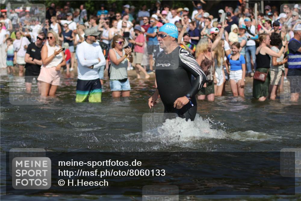 22.06.2025 - Viking Triathlon H.Heesch http://msf.ph/oto/8060133 22.06.2025 10:02:04 Schwimmen 17, 91, 107, 127, 137, 149, 278, 299, 365, 387, 415, 435, 449, 492, 551 meine-sportfotos.de