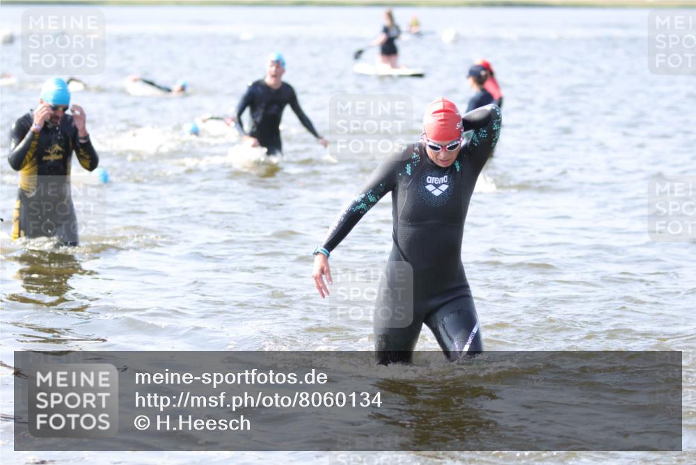 22.06.2025 - Viking Triathlon H.Heesch http://msf.ph/oto/8060134 22.06.2025 10:35:21 Schwimmen 107, 127, 134, 139, 204, 296, 320, 365, 395, 415, 482, 508, 602, 632 meine-sportfotos.de