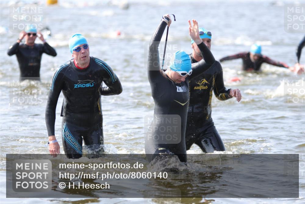 22.06.2025 - Viking Triathlon H.Heesch http://msf.ph/oto/8060140 22.06.2025 10:35:22 Schwimmen 107, 127, 134, 204, 296, 320, 365, 395, 415, 482, 508, 602, 632 meine-sportfotos.de