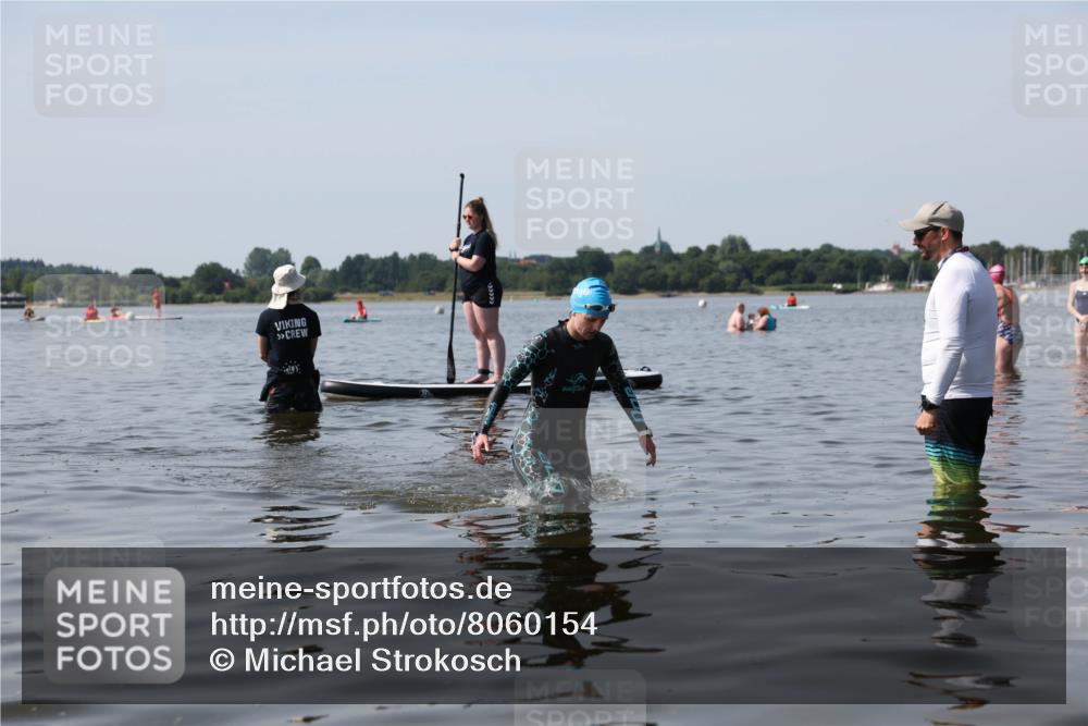22.06.2025 - Viking Triathlon Michael Strokosch http://msf.ph/oto/8060154 22.06.2025 10:56:13 Schwimmen 499 meine-sportfotos.de
