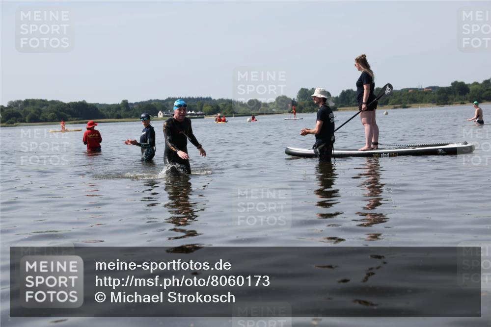 22.06.2025 - Viking Triathlon Michael Strokosch http://msf.ph/oto/8060173 22.06.2025 10:56:43 Schwimmen 363 meine-sportfotos.de
