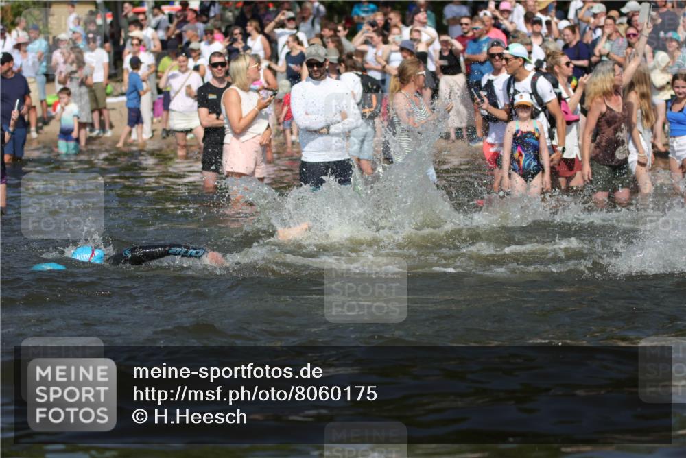 22.06.2025 - Viking Triathlon H.Heesch http://msf.ph/oto/8060175 22.06.2025 10:02:07 Schwimmen 107, 127, 137, 149, 247, 278, 299, 365, 387, 415, 435, 449, 492, 522, 551 meine-sportfotos.de