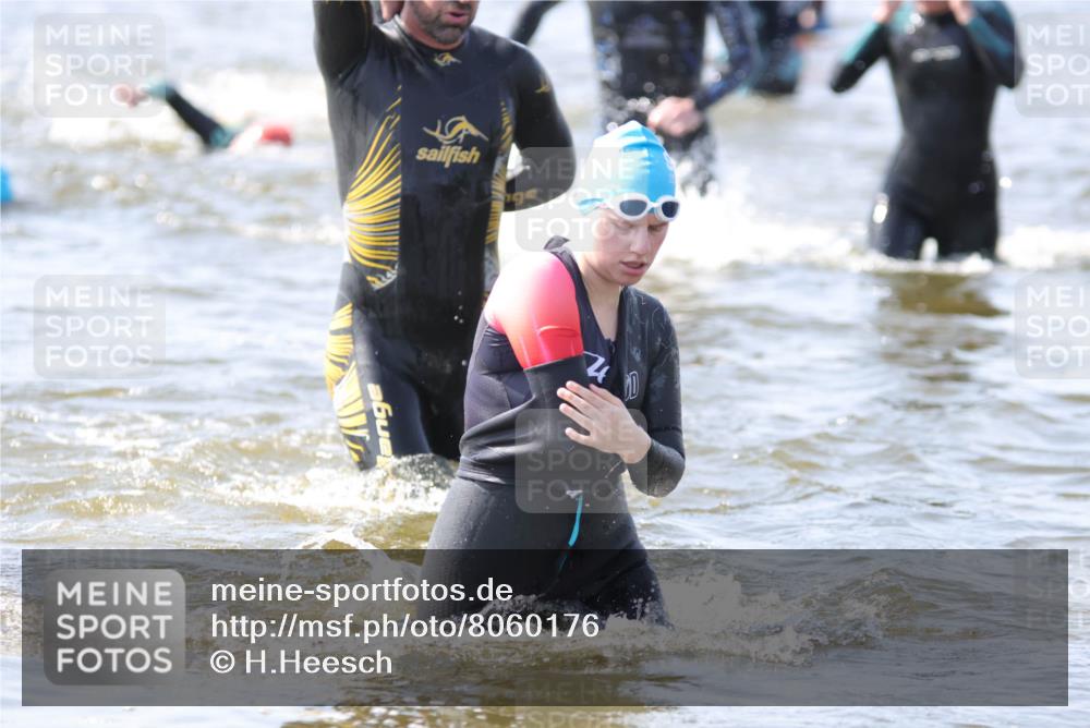 22.06.2025 - Viking Triathlon H.Heesch http://msf.ph/oto/8060176 22.06.2025 10:35:25 Schwimmen 20, 62, 107, 127, 134, 154, 204, 296, 320, 365, 395, 415, 482, 508, 602, 632 meine-sportfotos.de
