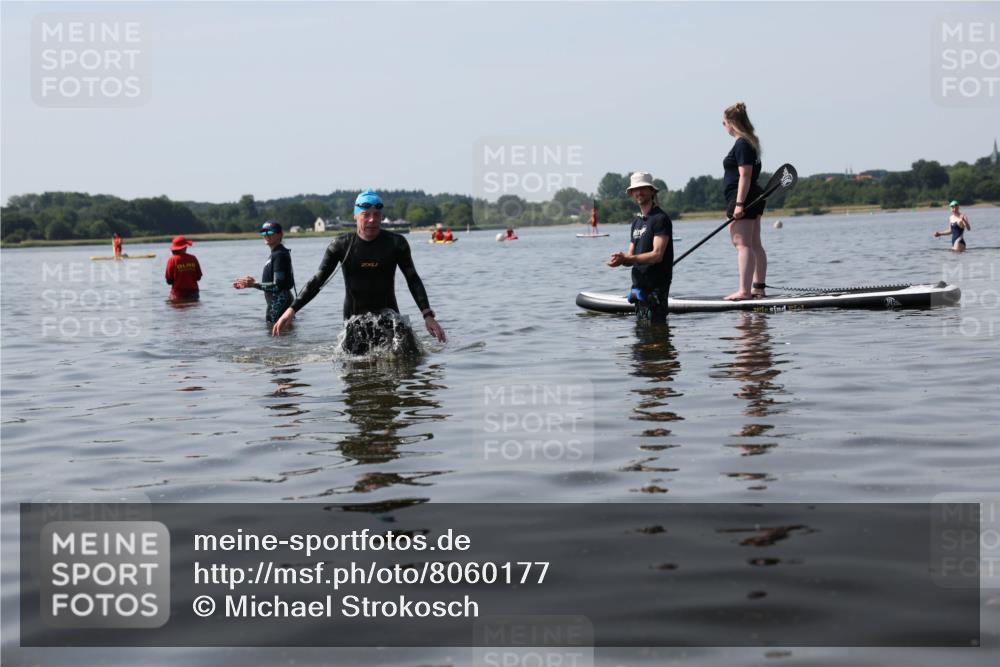 22.06.2025 - Viking Triathlon Michael Strokosch http://msf.ph/oto/8060177 22.06.2025 10:56:44 Schwimmen 363 meine-sportfotos.de