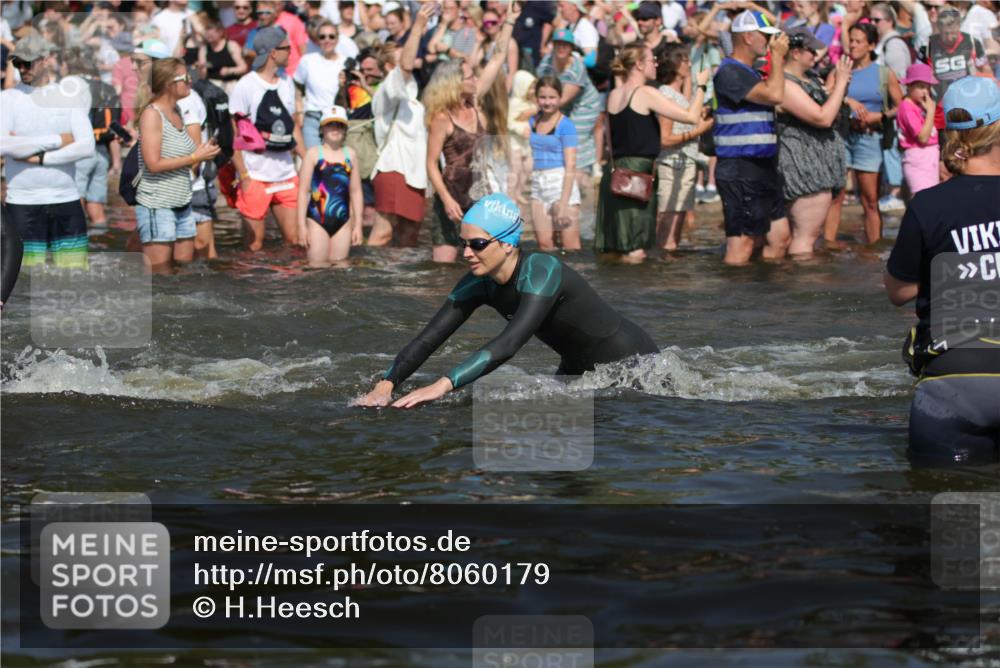 22.06.2025 - Viking Triathlon H.Heesch http://msf.ph/oto/8060179 22.06.2025 10:02:08 Schwimmen 107, 127, 137, 149, 247, 278, 299, 365, 387, 415, 435, 449, 492, 522 meine-sportfotos.de