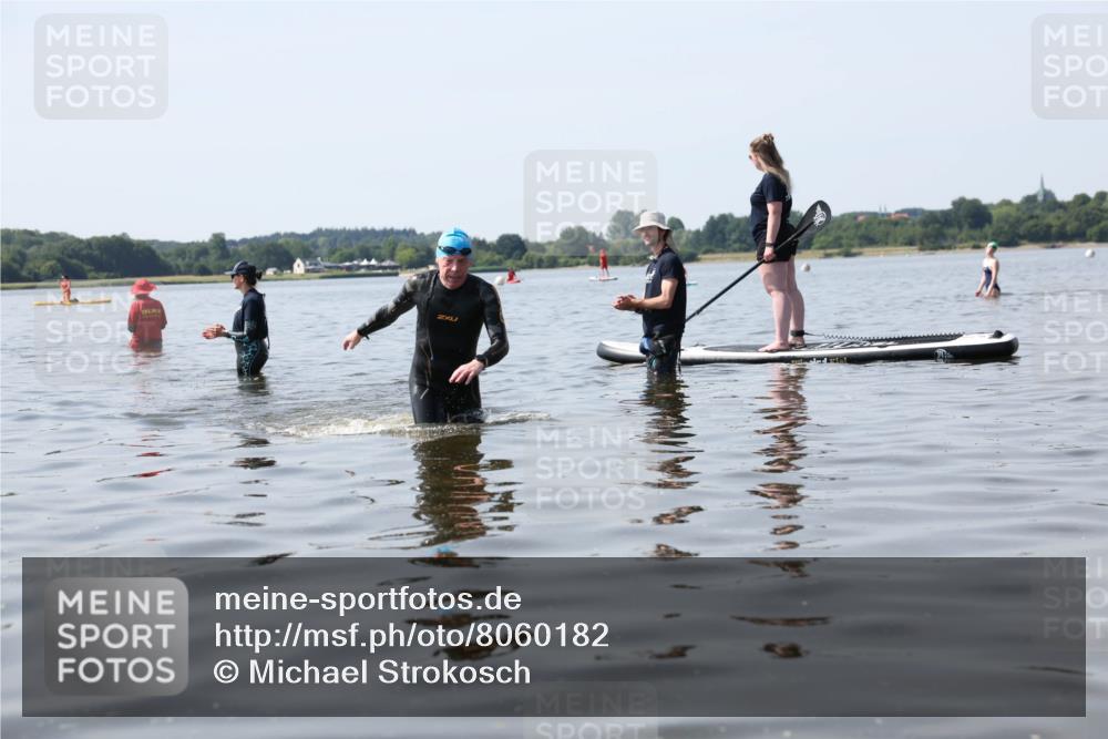22.06.2025 - Viking Triathlon Michael Strokosch http://msf.ph/oto/8060182 22.06.2025 10:56:45 Schwimmen 363 meine-sportfotos.de