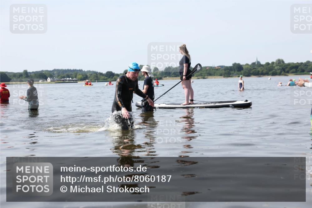 22.06.2025 - Viking Triathlon Michael Strokosch http://msf.ph/oto/8060187 22.06.2025 10:56:46 Schwimmen 363 meine-sportfotos.de
