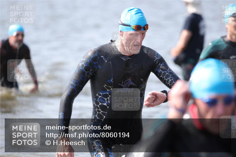 22.06.2025 - Viking Triathlon H.Heesch http://msf.ph/oto/8060194 22.06.2025 10:35:30 Schwimmen 20, 47, 62, 107, 127, 134, 154, 320, 395, 415, 482, 508, 602, 632 meine-sportfotos.de