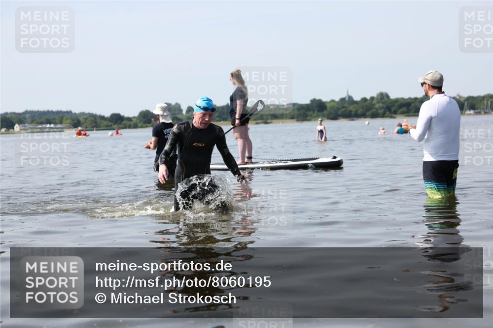 22.06.2025 - Viking Triathlon Michael Strokosch http://msf.ph/oto/8060195 22.06.2025 10:56:47 Schwimmen 363 meine-sportfotos.de