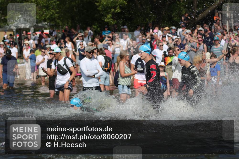 22.06.2025 - Viking Triathlon H.Heesch http://msf.ph/oto/8060207 22.06.2025 10:02:11 Schwimmen 21, 107, 127, 137, 139, 149, 207, 247, 309, 365, 382, 387, 415, 492, 522 meine-sportfotos.de