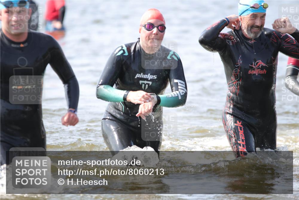 22.06.2025 - Viking Triathlon H.Heesch http://msf.ph/oto/8060213 22.06.2025 10:35:34 Schwimmen 20, 47, 62, 107, 127, 134, 154, 320, 395, 415, 482, 602 meine-sportfotos.de