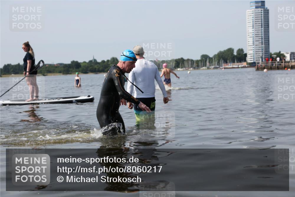 22.06.2025 - Viking Triathlon Michael Strokosch http://msf.ph/oto/8060217 22.06.2025 10:56:48 Schwimmen 363 meine-sportfotos.de