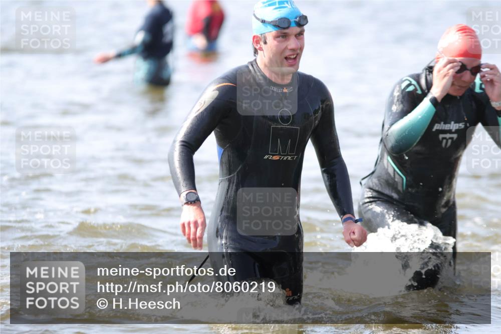22.06.2025 - Viking Triathlon H.Heesch http://msf.ph/oto/8060219 22.06.2025 10:35:35 Schwimmen 20, 47, 62, 107, 127, 134, 154, 320, 395, 415, 482, 602 meine-sportfotos.de