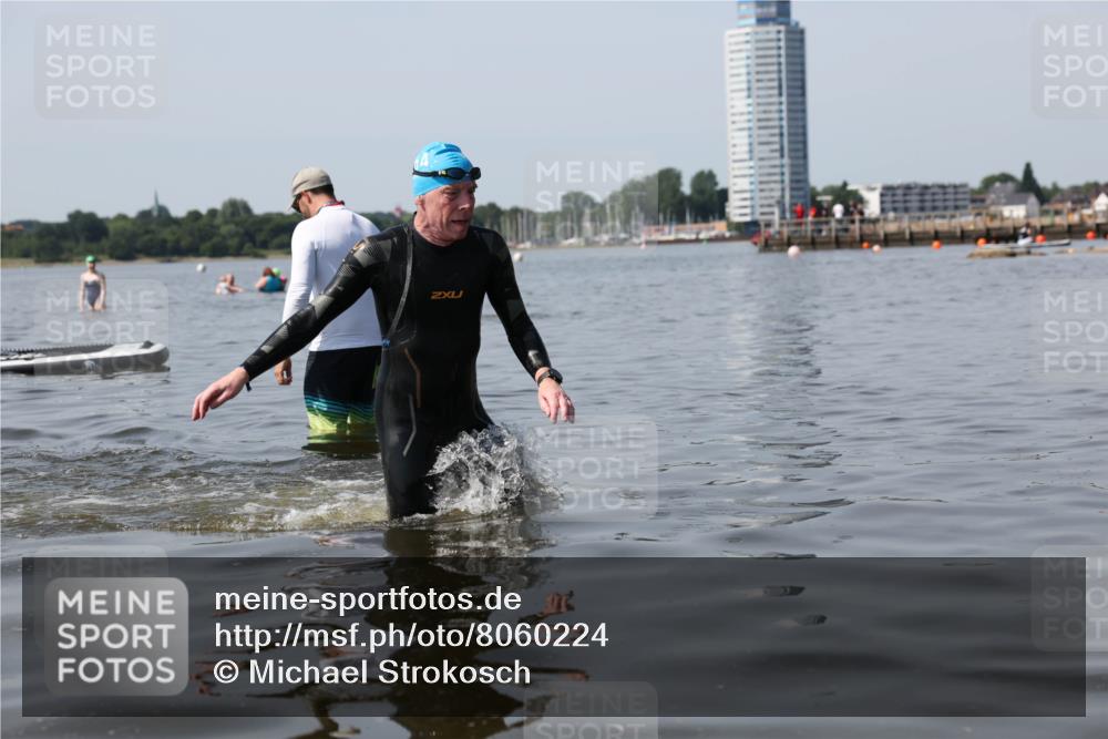 22.06.2025 - Viking Triathlon Michael Strokosch http://msf.ph/oto/8060224 22.06.2025 10:56:49 Schwimmen 363 meine-sportfotos.de