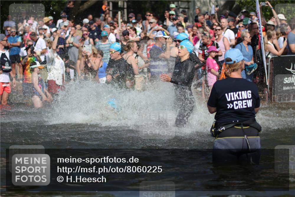 22.06.2025 - Viking Triathlon H.Heesch http://msf.ph/oto/8060225 22.06.2025 10:02:15 Schwimmen 21, 75, 107, 139, 149, 207, 247, 255, 309, 331, 382, 387, 464, 469, 522 meine-sportfotos.de