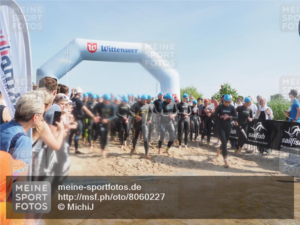 22.06.2025 - Viking Triathlon MichiJ http://msf.ph/oto/8060227 22.06.2025 10:05:35 Schwimmen 22, 65, 83, 150, 167, 181, 210, 361, 439, 462, 511, 538, 553, 603, 654 meine-sportfotos.de
