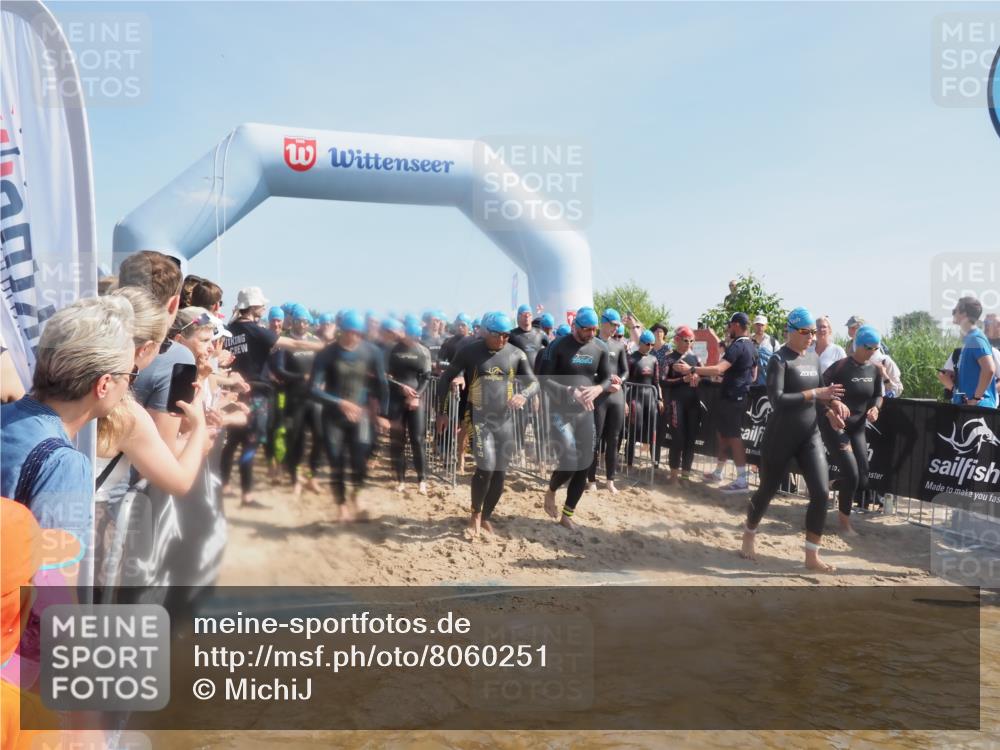 22.06.2025 - Viking Triathlon MichiJ http://msf.ph/oto/8060251 22.06.2025 10:05:36 Schwimmen 22, 65, 83, 150, 167, 181, 210, 361, 439, 462, 511, 538, 553, 603, 654 meine-sportfotos.de