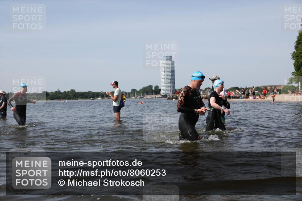 22.06.2025 - Viking Triathlon Michael Strokosch http://msf.ph/oto/8060253 22.06.2025 10:43:13 Schwimmen 31, 66, 109, 110, 115, 128, 167, 186, 328, 358, 483, 489 meine-sportfotos.de