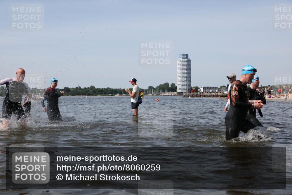 22.06.2025 - Viking Triathlon Michael Strokosch http://msf.ph/oto/8060259 22.06.2025 10:43:14 Schwimmen 31, 109, 110, 115, 128, 167, 186, 328, 358, 483, 489 meine-sportfotos.de
