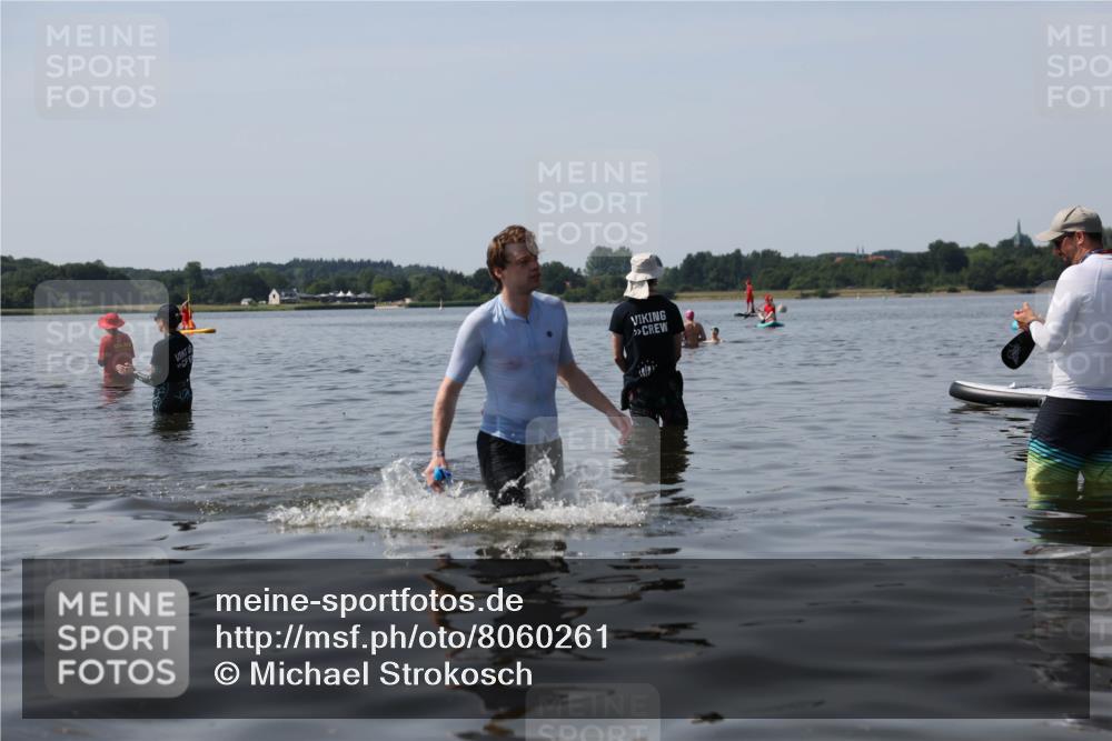 22.06.2025 - Viking Triathlon Michael Strokosch http://msf.ph/oto/8060261 22.06.2025 10:57:59 Schwimmen 357 meine-sportfotos.de