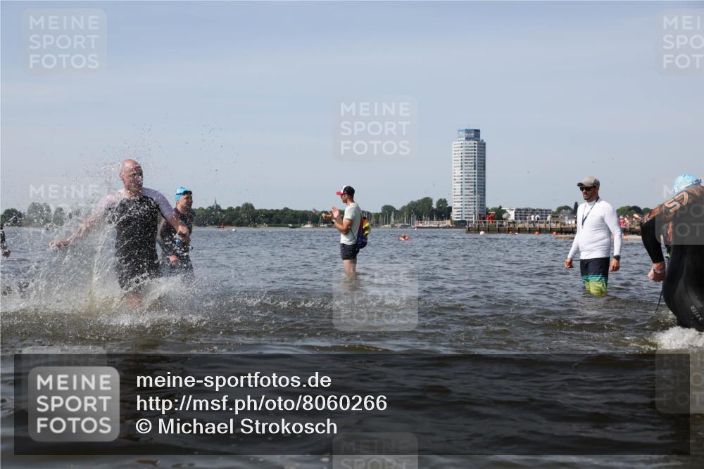 22.06.2025 - Viking Triathlon Michael Strokosch http://msf.ph/oto/8060266 22.06.2025 10:43:14 Schwimmen 31, 109, 110, 115, 128, 167, 186, 328, 358, 483, 489 meine-sportfotos.de