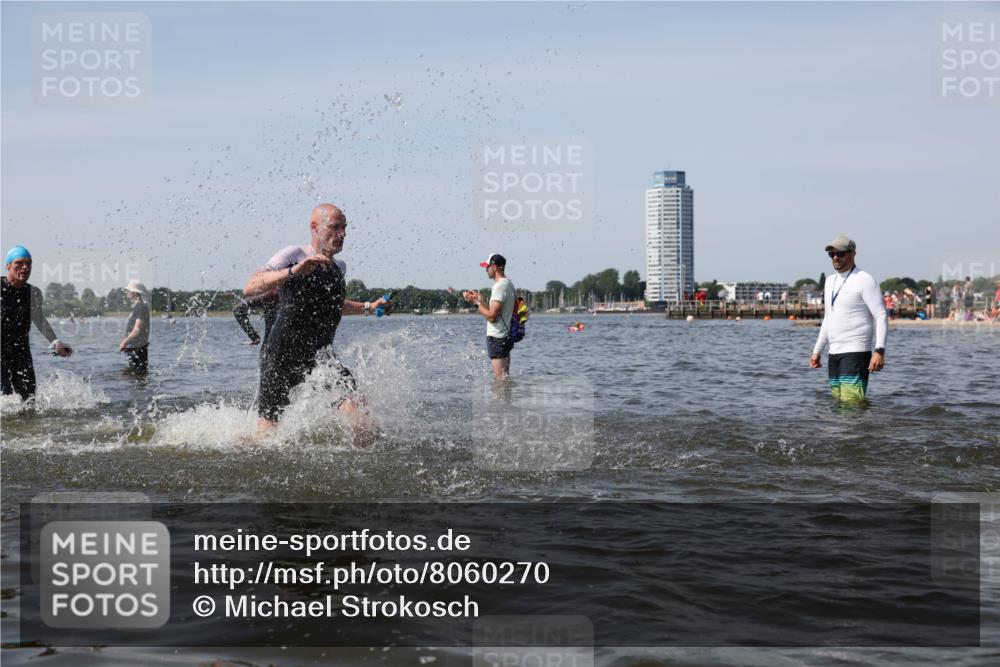 22.06.2025 - Viking Triathlon Michael Strokosch http://msf.ph/oto/8060270 22.06.2025 10:43:15 Schwimmen 31, 109, 110, 115, 128, 167, 186, 328, 358, 483, 489 meine-sportfotos.de