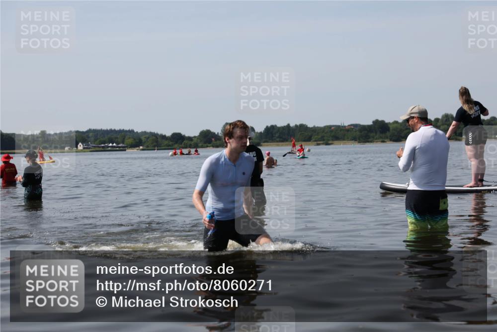 22.06.2025 - Viking Triathlon Michael Strokosch http://msf.ph/oto/8060271 22.06.2025 10:57:59 Schwimmen 357 meine-sportfotos.de