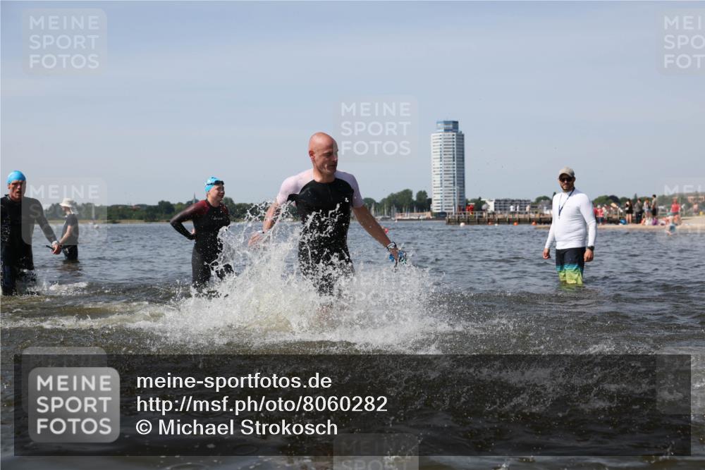 22.06.2025 - Viking Triathlon Michael Strokosch http://msf.ph/oto/8060282 22.06.2025 10:43:15 Schwimmen 31, 109, 110, 115, 128, 167, 186, 328, 358, 483, 489 meine-sportfotos.de