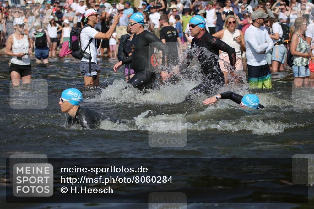 22.06.2025 - Viking Triathlon H.Heesch http://msf.ph/oto/8060284 22.06.2025 10:02:17 Schwimmen 21, 75, 107, 139, 149, 207, 247, 255, 309, 331, 382, 387, 464, 469, 522 meine-sportfotos.de