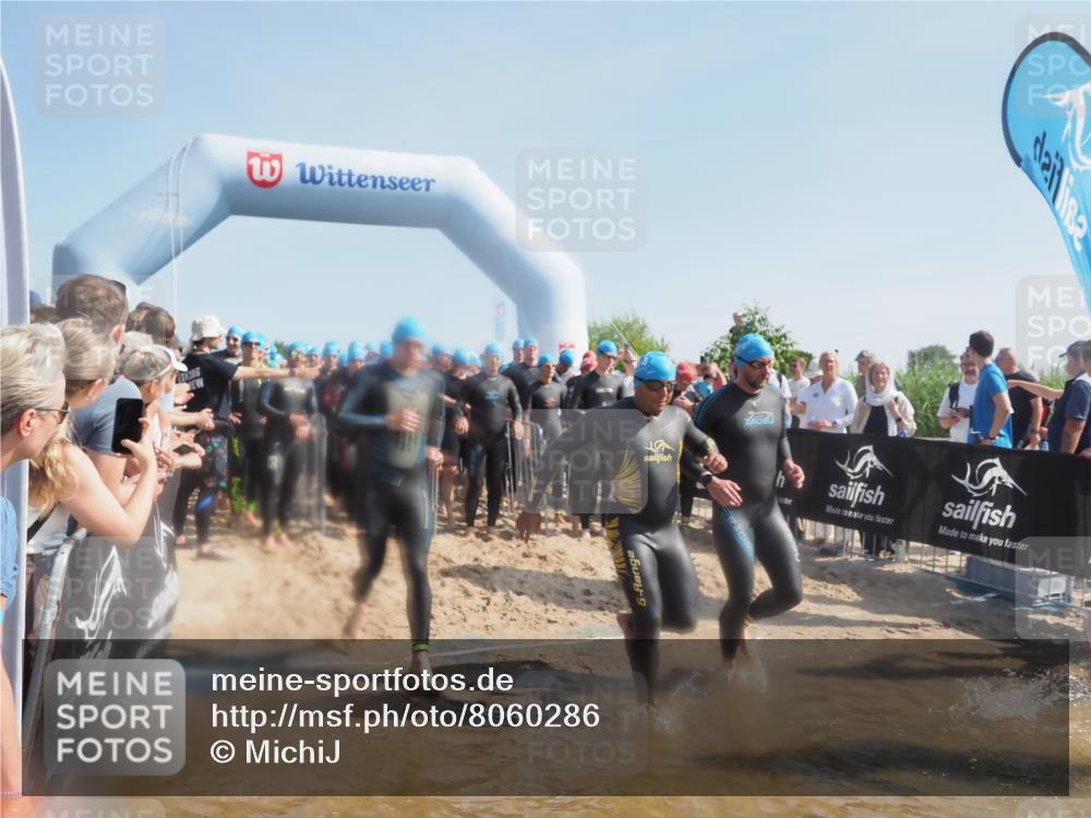 22.06.2025 - Viking Triathlon MichiJ http://msf.ph/oto/8060286 22.06.2025 10:05:37 Schwimmen 22, 65, 83, 150, 167, 181, 210, 361, 439, 462, 511, 538, 553, 603, 654 meine-sportfotos.de