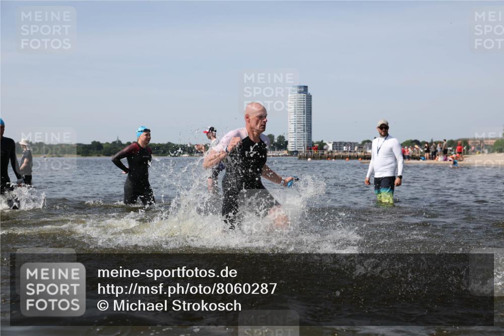 22.06.2025 - Viking Triathlon Michael Strokosch http://msf.ph/oto/8060287 22.06.2025 10:43:15 Schwimmen 31, 109, 110, 115, 128, 167, 186, 328, 358, 483, 489 meine-sportfotos.de