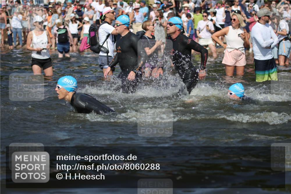 22.06.2025 - Viking Triathlon H.Heesch http://msf.ph/oto/8060288 22.06.2025 10:02:18 Schwimmen 21, 75, 107, 139, 149, 207, 247, 255, 309, 331, 382, 387, 464, 469, 522 meine-sportfotos.de