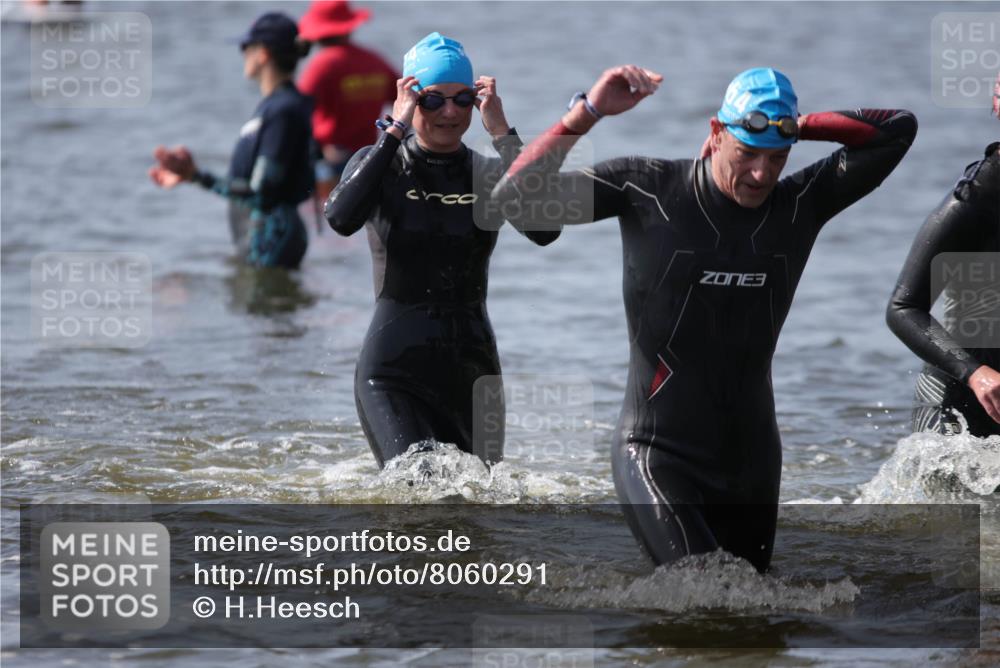 22.06.2025 - Viking Triathlon H.Heesch http://msf.ph/oto/8060291 22.06.2025 10:35:58 Schwimmen 19, 265, 313, 377, 448, 552, 636 meine-sportfotos.de