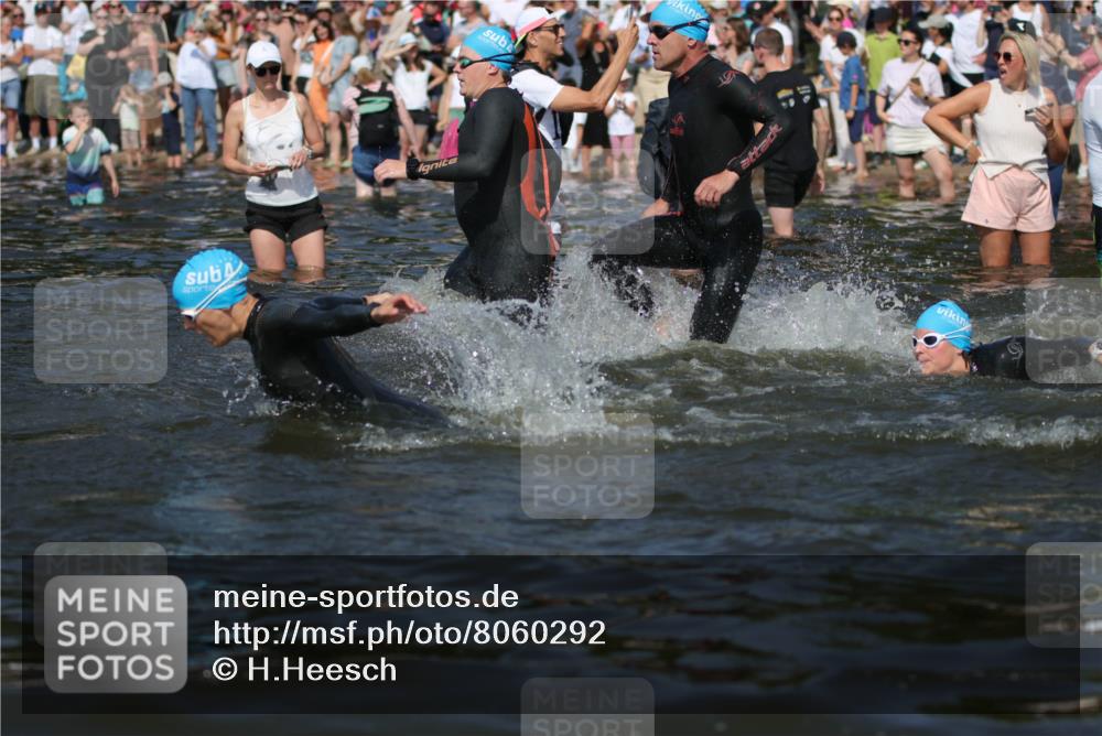 22.06.2025 - Viking Triathlon H.Heesch http://msf.ph/oto/8060292 22.06.2025 10:02:18 Schwimmen 21, 75, 107, 139, 149, 207, 247, 255, 309, 331, 382, 387, 464, 469, 522 meine-sportfotos.de