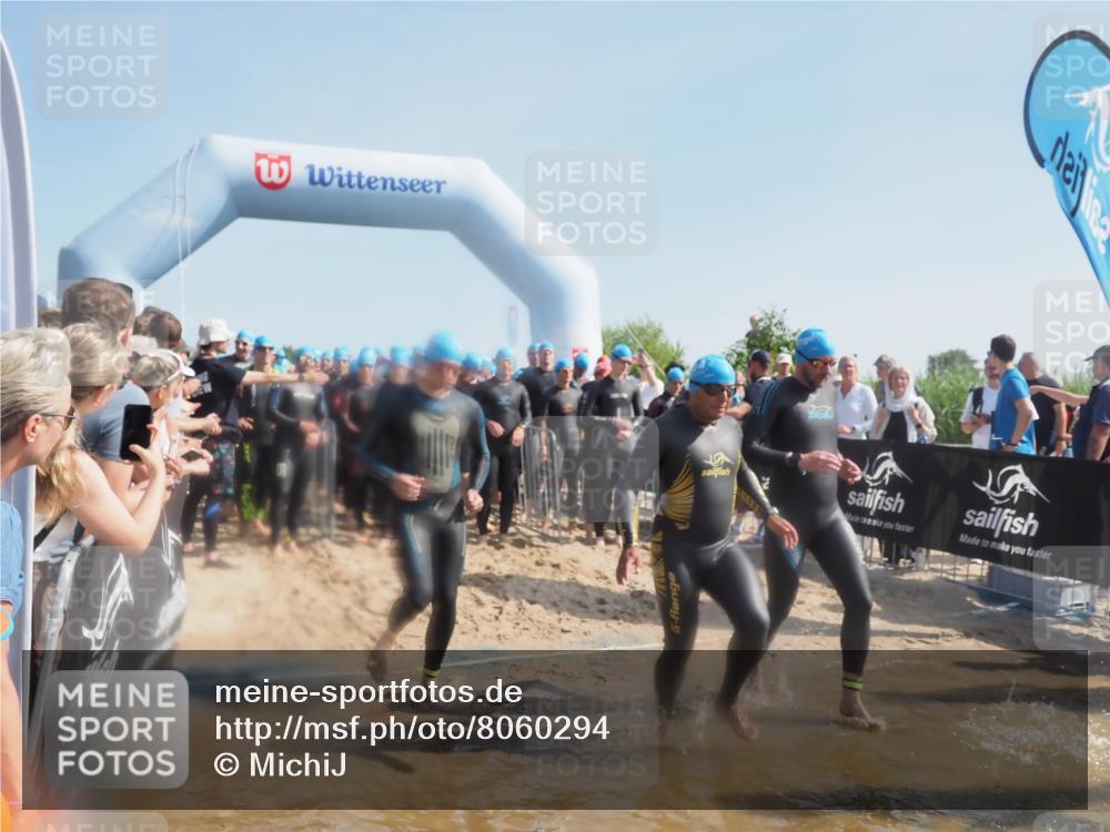 22.06.2025 - Viking Triathlon MichiJ http://msf.ph/oto/8060294 22.06.2025 10:05:37 Schwimmen 22, 65, 83, 150, 167, 181, 210, 361, 439, 462, 511, 538, 553, 603, 654 meine-sportfotos.de