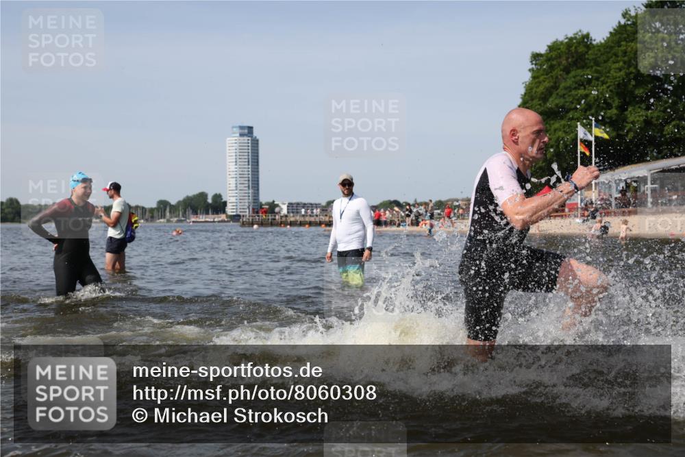 22.06.2025 - Viking Triathlon Michael Strokosch http://msf.ph/oto/8060308 22.06.2025 10:43:16 Schwimmen 31, 109, 110, 115, 167, 257, 328, 358, 483, 489 meine-sportfotos.de