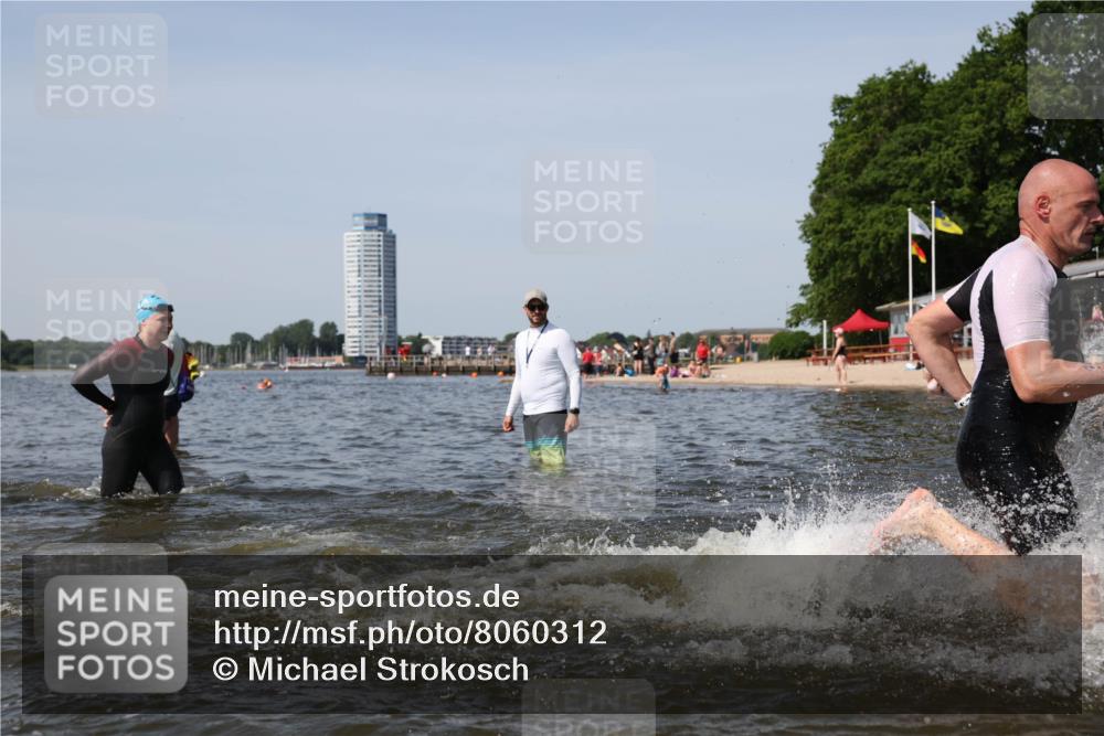 22.06.2025 - Viking Triathlon Michael Strokosch http://msf.ph/oto/8060312 22.06.2025 10:43:16 Schwimmen 31, 109, 110, 115, 167, 257, 328, 358, 483, 489 meine-sportfotos.de
