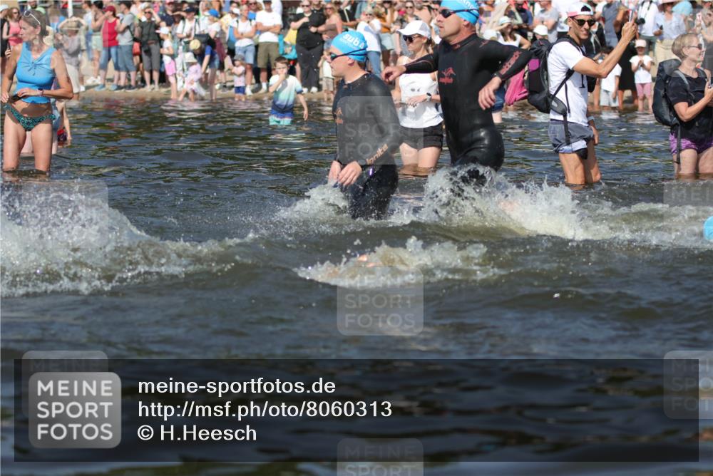 22.06.2025 - Viking Triathlon H.Heesch http://msf.ph/oto/8060313 22.06.2025 10:02:18 Schwimmen 21, 75, 107, 139, 149, 207, 247, 255, 309, 331, 382, 387, 464, 469, 522 meine-sportfotos.de