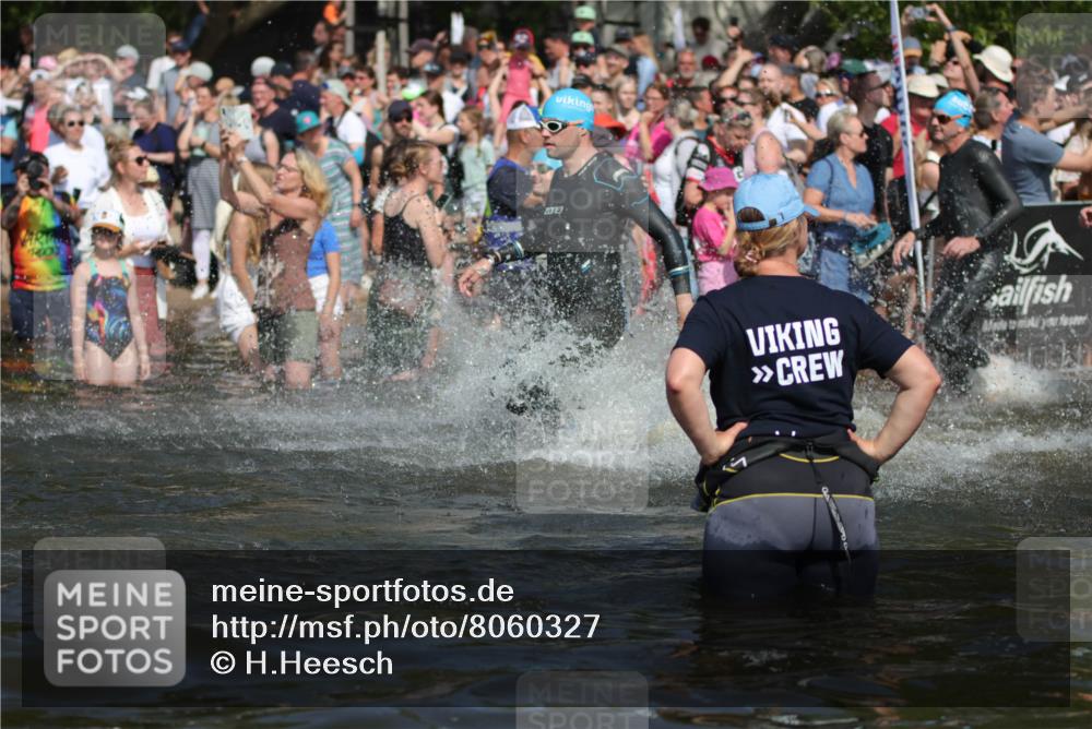 22.06.2025 - Viking Triathlon H.Heesch http://msf.ph/oto/8060327 22.06.2025 10:02:20 Schwimmen 21, 75, 78, 103, 139, 180, 207, 255, 265, 283, 309, 331, 382, 464, 469 meine-sportfotos.de