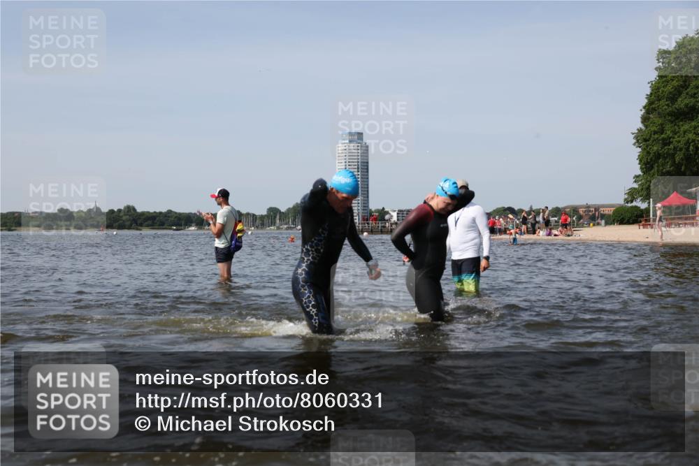 22.06.2025 - Viking Triathlon Michael Strokosch http://msf.ph/oto/8060331 22.06.2025 10:43:18 Schwimmen 31, 109, 110, 115, 167, 257, 328, 358, 483, 489 meine-sportfotos.de