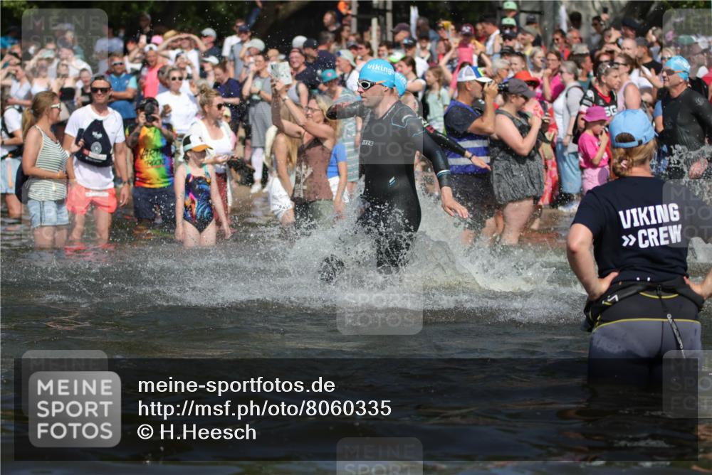 22.06.2025 - Viking Triathlon H.Heesch http://msf.ph/oto/8060335 22.06.2025 10:02:21 Schwimmen 21, 75, 78, 103, 139, 180, 207, 255, 265, 283, 309, 331, 382, 464, 469 meine-sportfotos.de
