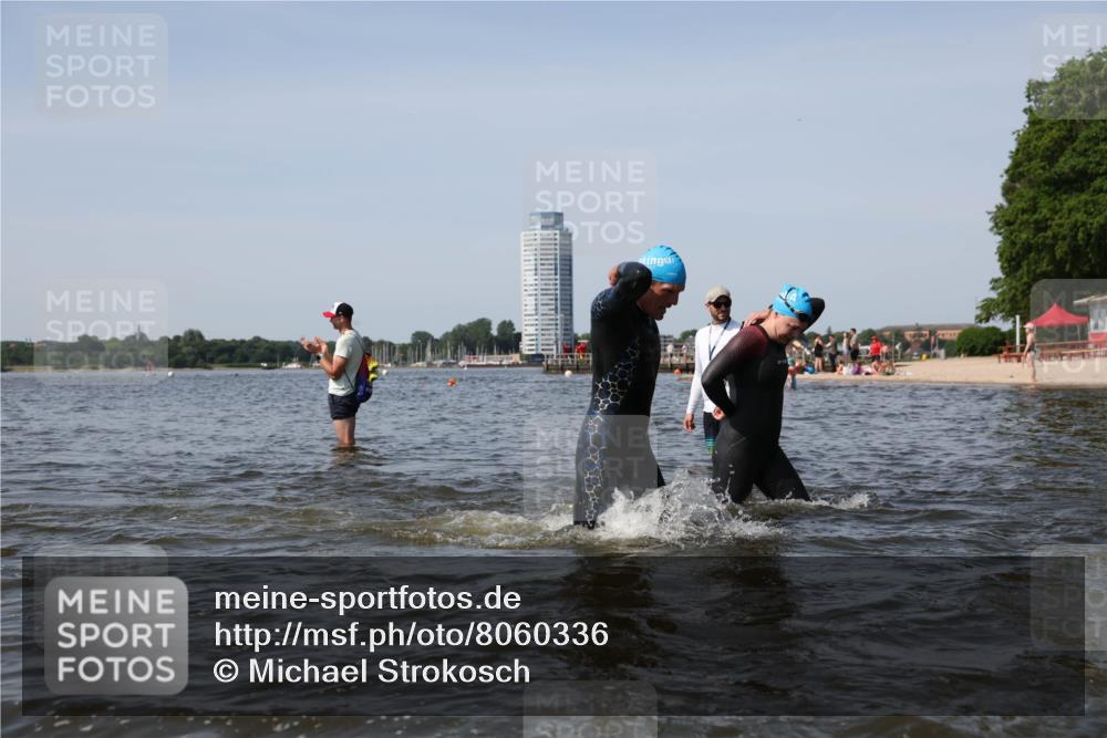 22.06.2025 - Viking Triathlon Michael Strokosch http://msf.ph/oto/8060336 22.06.2025 10:43:19 Schwimmen 31, 109, 110, 115, 167, 257, 328, 483, 489, 501 meine-sportfotos.de