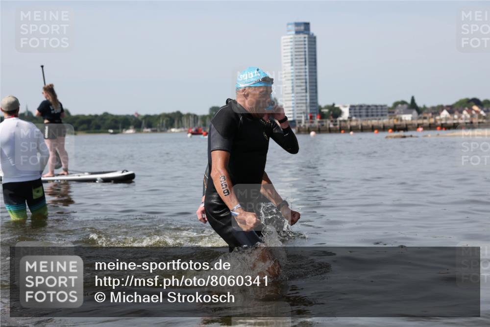 22.06.2025 - Viking Triathlon Michael Strokosch http://msf.ph/oto/8060341 22.06.2025 10:58:15 Schwimmen 359, 403 meine-sportfotos.de