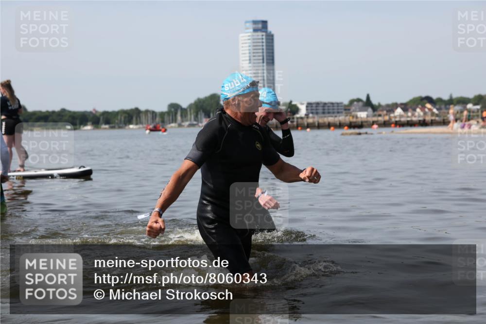 22.06.2025 - Viking Triathlon Michael Strokosch http://msf.ph/oto/8060343 22.06.2025 10:58:15 Schwimmen 359, 403 meine-sportfotos.de