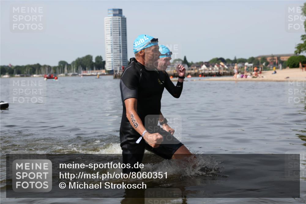 22.06.2025 - Viking Triathlon Michael Strokosch http://msf.ph/oto/8060351 22.06.2025 10:58:16 Schwimmen 359, 403 meine-sportfotos.de
